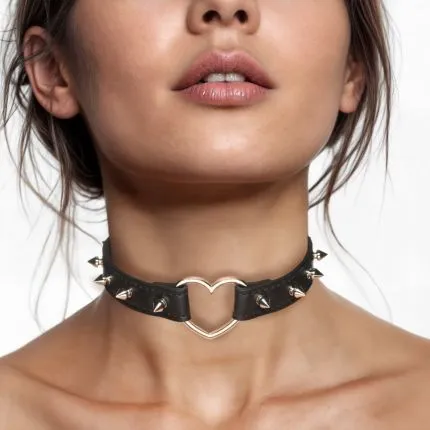 Choker mit Herz und Nieten