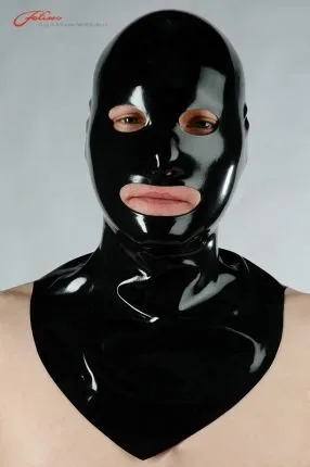 Maske mit Kragen